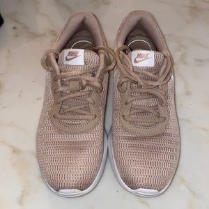 Women's Nike Rose Colored Sneakers / Size 8